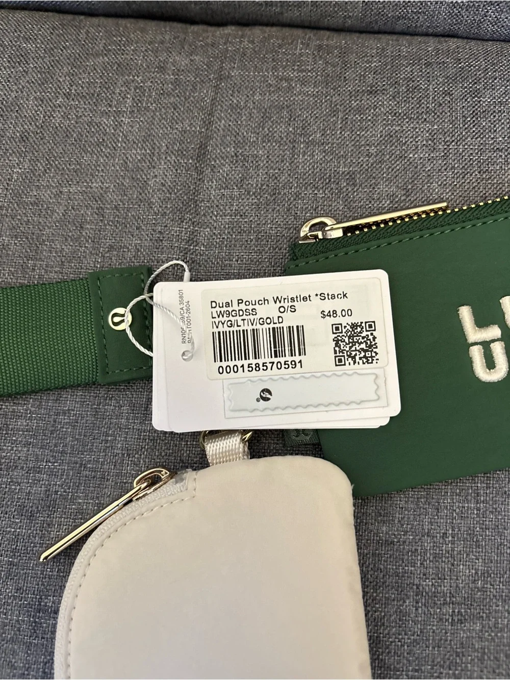 NWT!🍋🍋Lululemon Dual Pouch Wristlet Stacked🍋🍋. Ivy Green/Light Ivory/Gold.